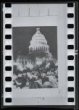 Fotografie, váleční veteráni před budovou Kongresu