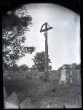 Kříž na hřbitově v Týnci u Lanžhotu, dřevěný, řezbovaný, polychromovaný