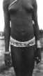 Detail dívky – korálkový pás, Mongalla, kmen Bari