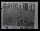 Fotografie, Mussolini mluví 1. 11. 1936 v Miláně o zahraniční politice fašistické Itálie