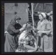Úprava vlasů mladé ženy pod čepec 9 - pletenec na temeni