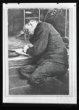 Fotografie, V. I. Lenin sedící při studiu dokumentů