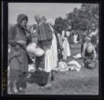 Slovanské ženy v krojích z Lakócse na výročním trhu