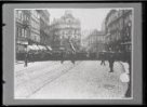 Fotografie, protestní shromáždění na Národní třídě/Jungmannově náměstí v Praze, 28. 10. 1918.