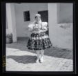 Furú Juliska ve svátečním kroji mladé ženy, jaký se nosil do konce 2. svět. války. Závoj se nosil rok po svatbě