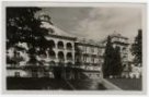 Průčelí Sanatoria Priessnitz v Lázních Jeseník (čb. pohlednice)