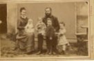 Staré rodinné foto - rodina s dětmi